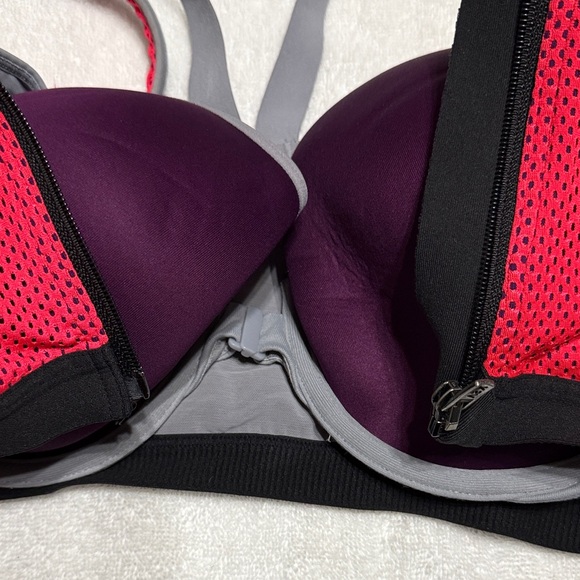 VSX Red and Gray Sports Bra - Picture 5 of 7